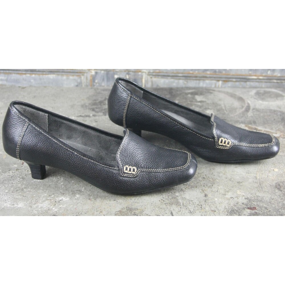 Black Leather Aerosoles Heels, Size 6, 1.5 inch kitten heels